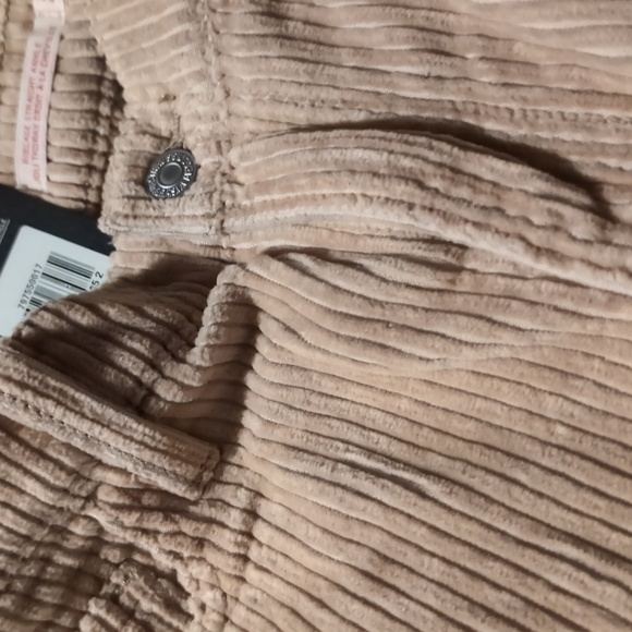 NWT Levi's Corduroy pants - Picture 2 of 4